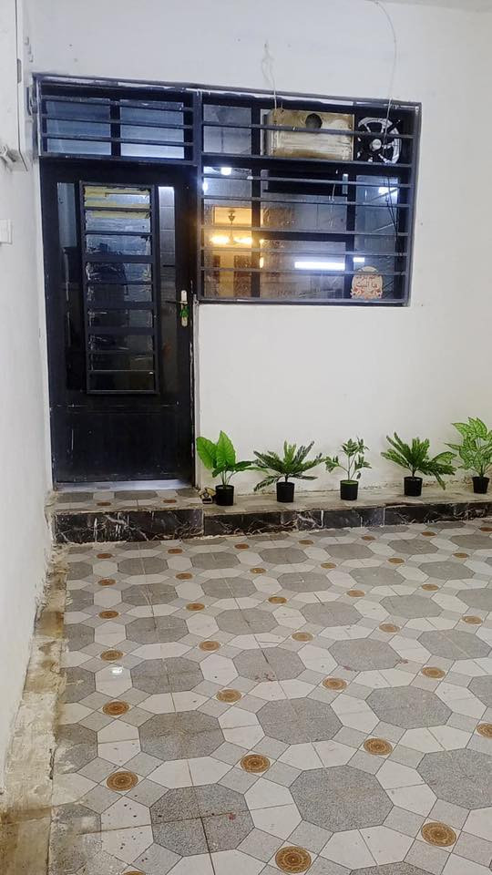 دار للبيع
طابو ملك صرف
 طابو ملك صرف
١٥٠  متر واجهه ٧ ونص ونزال ٢٠  متر 
طابقين طابوق مسلح بناء جديد
 الطابق الأول 
استقبال ضيوف ١٠ متر 
مطبخ  مع غرفتين نوم
وصحيات خارجيه وداخلية
منور عدد اثنين
الطابق الثاني 
ثلاث غرف نوم وصحيات 
مجموع الكلي للغرف خمس
جسر ديالى الورديه 
السعر ١٤٠ 
***********
