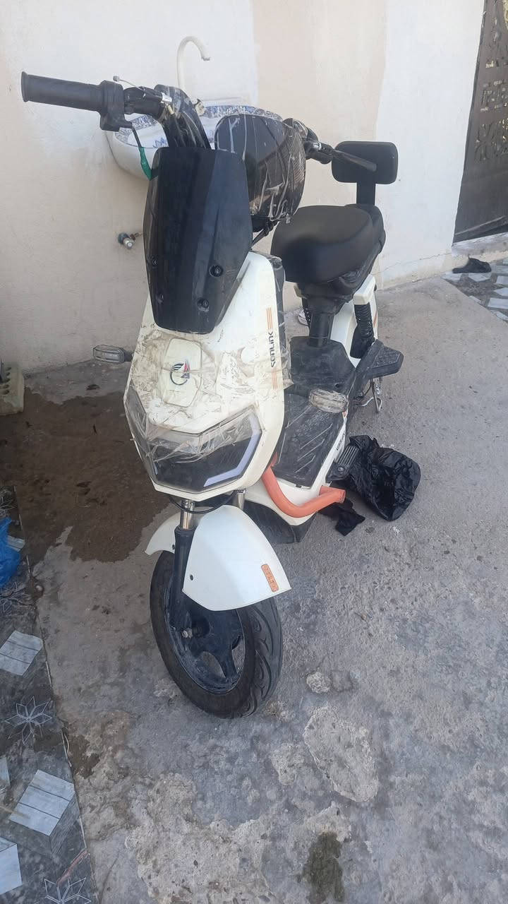 دراجه حلوه نظيفه نقص بس باتريات دوره حي الصحه ***********
