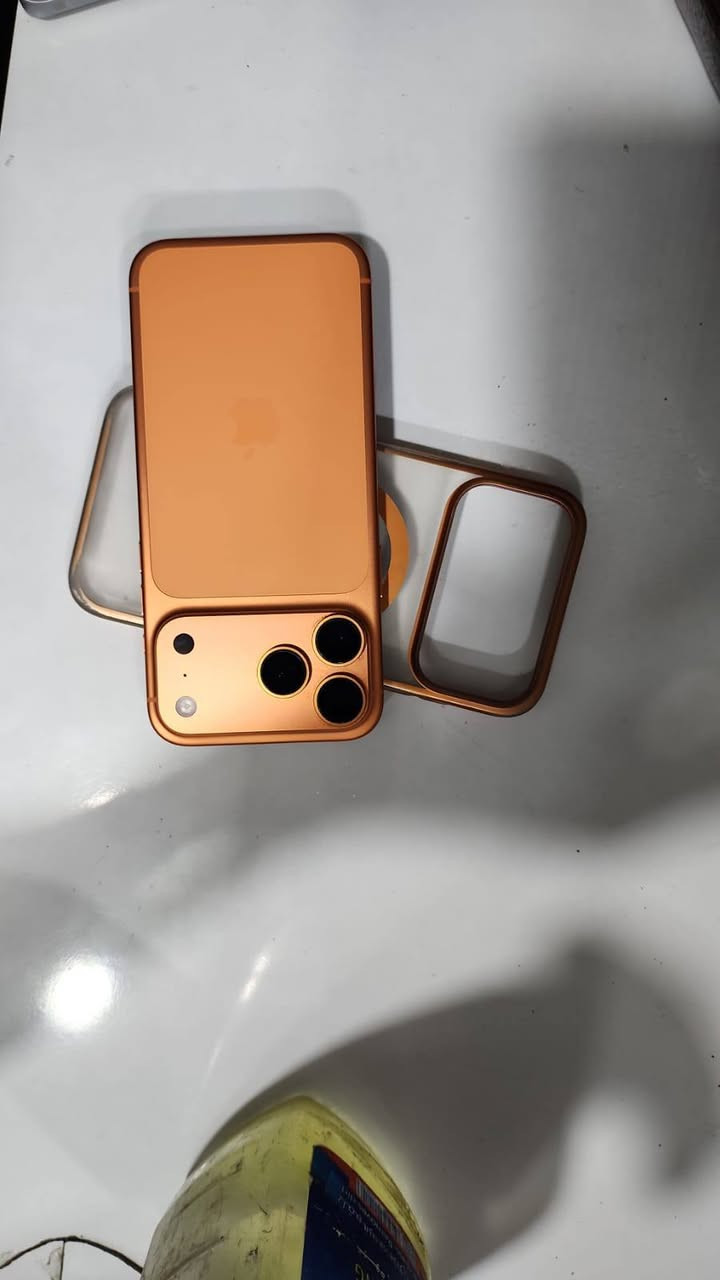 السلام عليكم ايفون 17pro max للبيع  esem بعده بلضمان بطاريه 100 ذاكره 256 كارتونه وكيبل الشحن ما مستخدم مشحون 44 مره مكان بغداد ***********
