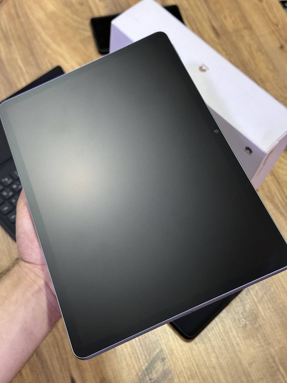 سلام عليكم
للبيع Huawei MatePad 11.5 PaperMatte Edition
نسخة وايفاي
 8/256
تابلت نظيف جداً استخدام خفيف ومحافظ عليه
✅ شاشة PaperMatte المريحة للعين (ممتازة للدراسة
والقراءة والرسم)
✅ أداء مهام ممتاز وسريع 
✅ ويا الكيبورد الأصلي
✅ الحالة: شبه جديد / بدون مشاكل
✅ كامل ملحقات 
مناسب للدراسة، الشغل، مشاهدة الأفلام، والتصفح السعر: 650 ألف وبي مجال عند الاعتماد
مكاني بغداد الوزيرية
***********
