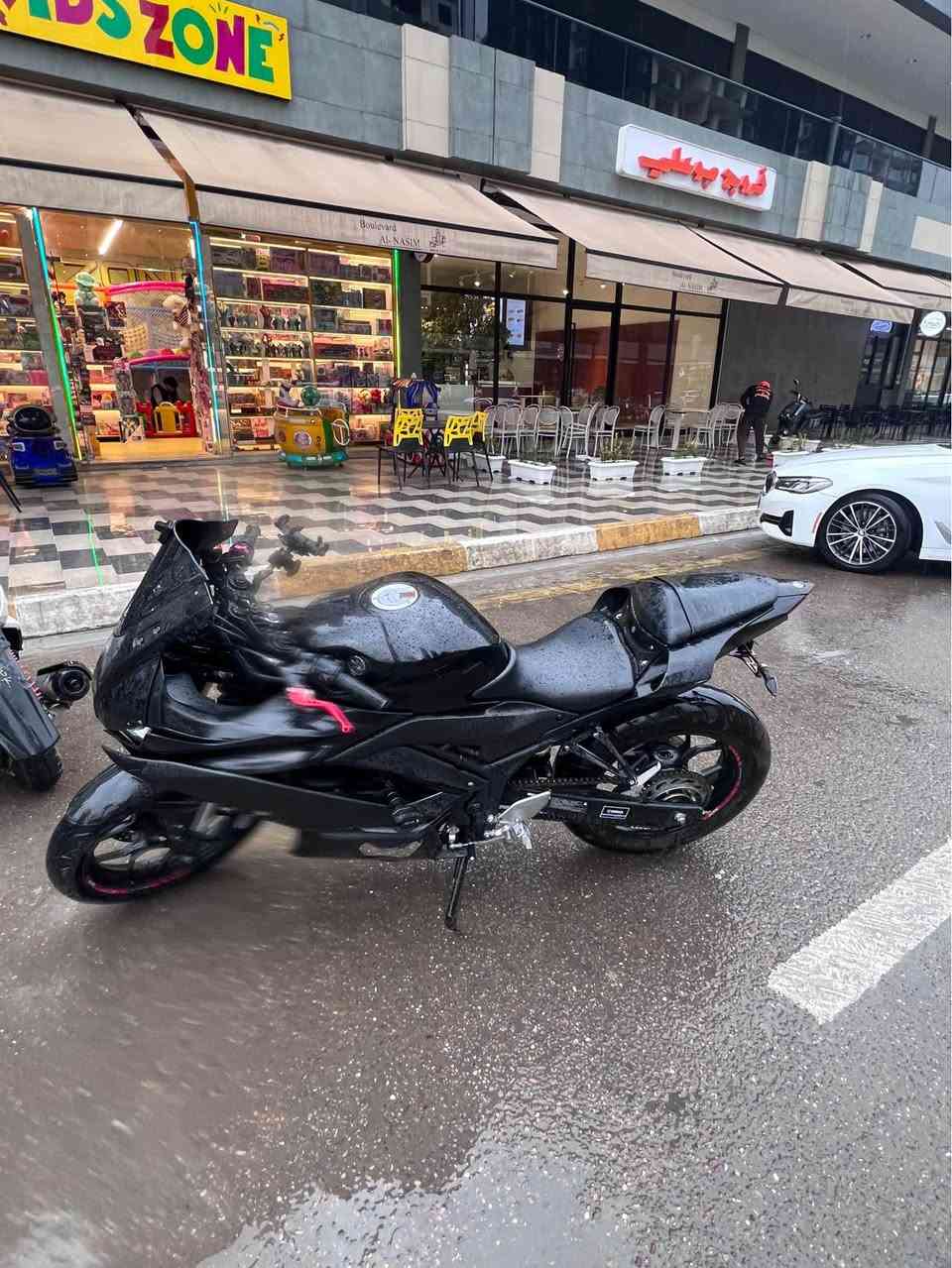للبيع Yamaha R3 موديل 2020

دراجة Yamaha R3 موديل 2020 لون أسود، بحالة ممتازة جداً وخالية من الحوادث.

رقم بغداد انكليزي تحويل ثاني يوم
* الموديل: 2020
* اللون: أسود
* العداد: 12,000 كم
* خالية من الحوادث
* استخدام شخصي والمحرك والجير بحالة ممتازة
* لا تحتاج أي مصروف
* جاهزة للفحص في أي وقت

(الدراجة باسمي واحولك ثاني يوم)

الدراجة معروفة بقوتها واعتماديتها واقتصادها بالوقود، ومناسبة للمبتدئين ومحبي الدراجات الرياضية.

السعر: 45 ورقة
بيها مجال للي فلوسه جاهزة

للاستفسار والتواصل على الخاص 
او الرقم 
*********** بغداد, العراق

