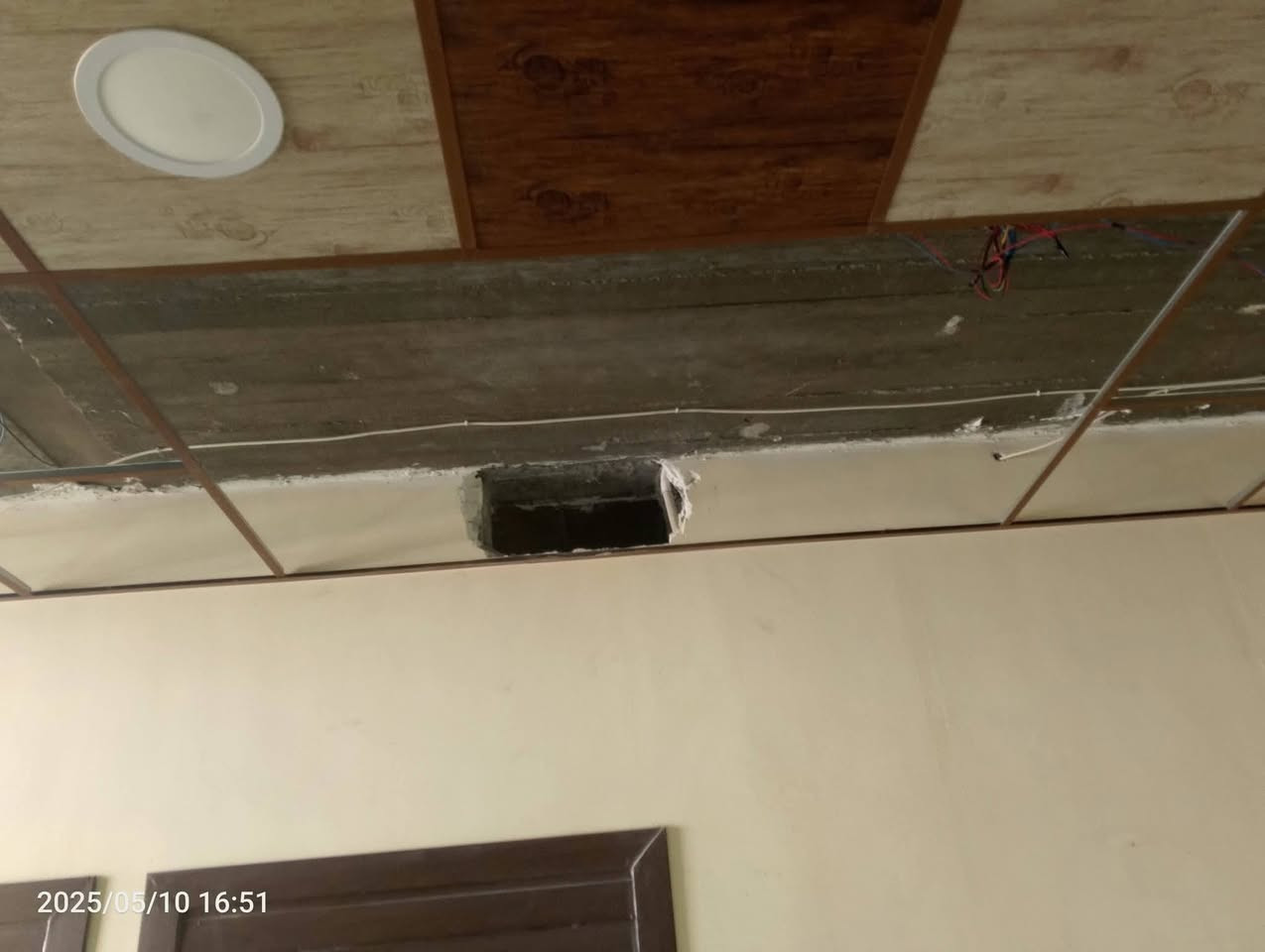 السلام عليكم نشتغل تفليش فتحات دكت تنقير جص لبخ سيراميك قلع استايكر تنزيل بيوت تنضيف ***********
