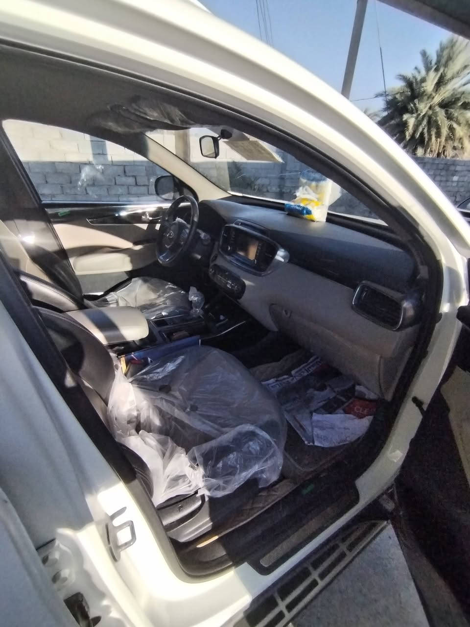 السلام عليكم من رخصت الأدمنيه المحترمين.. سورنتو موديل 2016..رايد مراوس بجيب موديل 17 18. 16 حادث خفيف الاتصال ***********.
