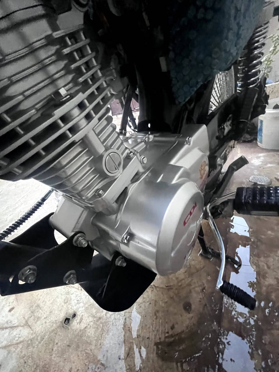 السلام عليكم عندي دراجه للبيع موديل 2023 دراجه نظافه فول سعر 650 بي مجال ***********
