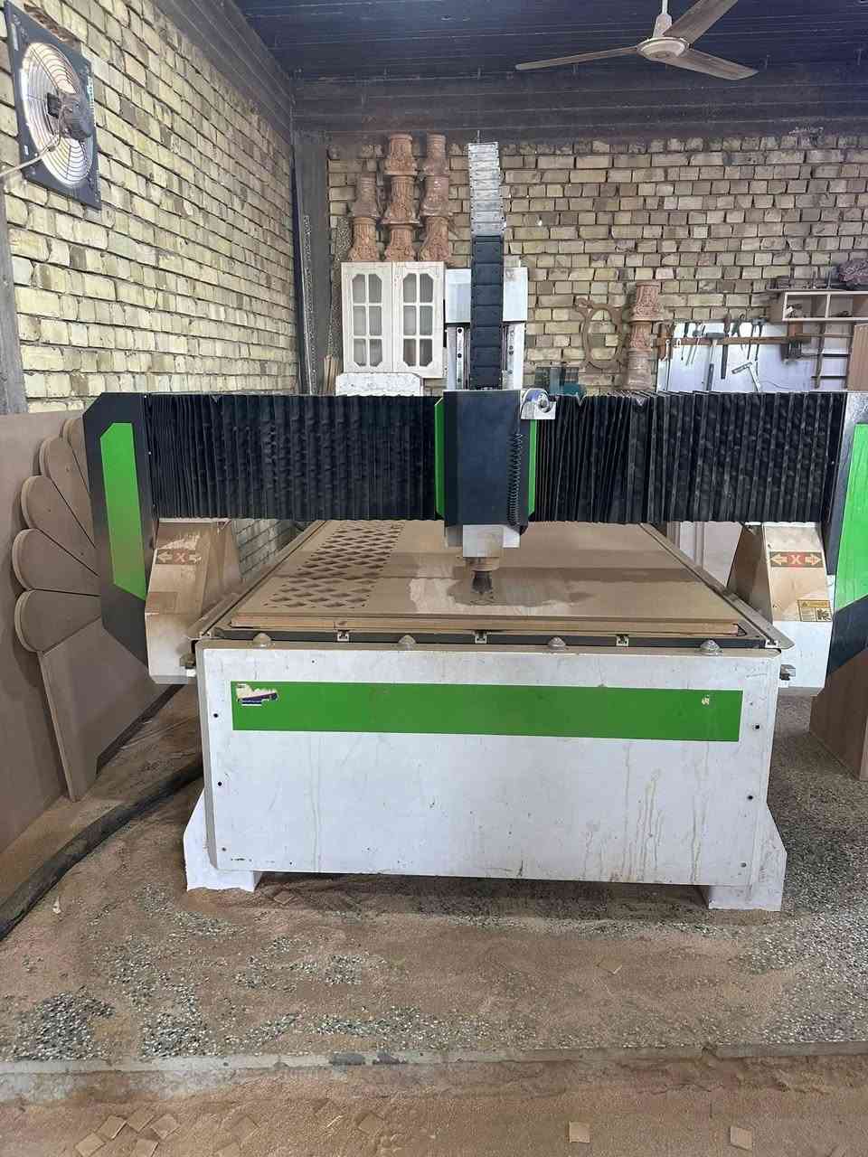 ماكنة cnc انتاج صيني نضيفة جدا للبيع 
قياس ١٢٢سم *٢٤٤سم مكان الماكنة في محافظة بابل 
للتصال والاستفسار اكثر اتصال على الرقم 
***********
