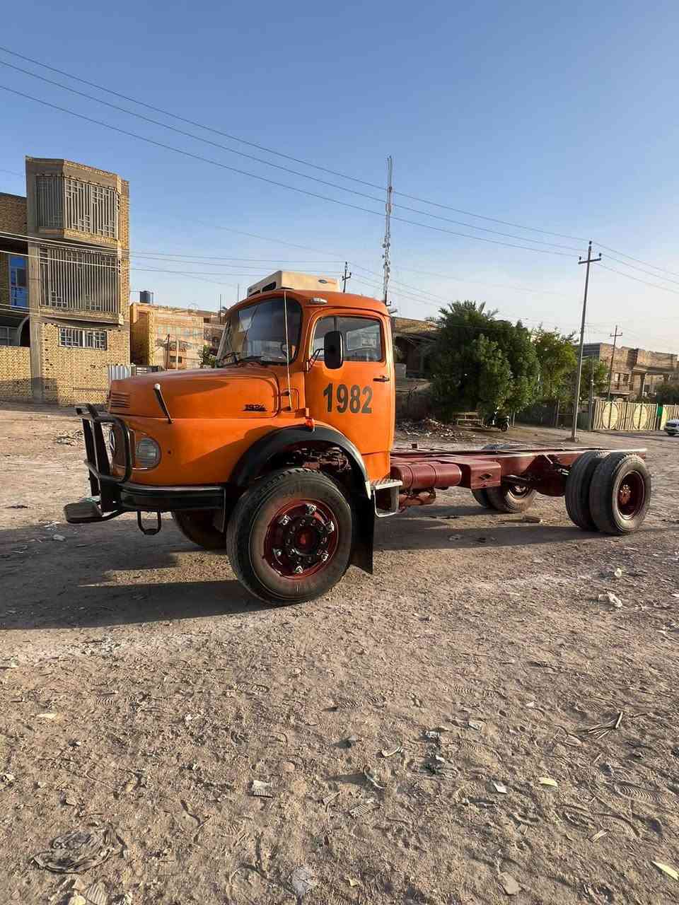 سلام عليكم اقجم موديل 1982 مكينا55كير111اكسن جيف تك طويله اصل شرط التحويل سياره جاهزه مكانه الناصريه سعره اتصل وتدلل ‭***********‬او ***********
