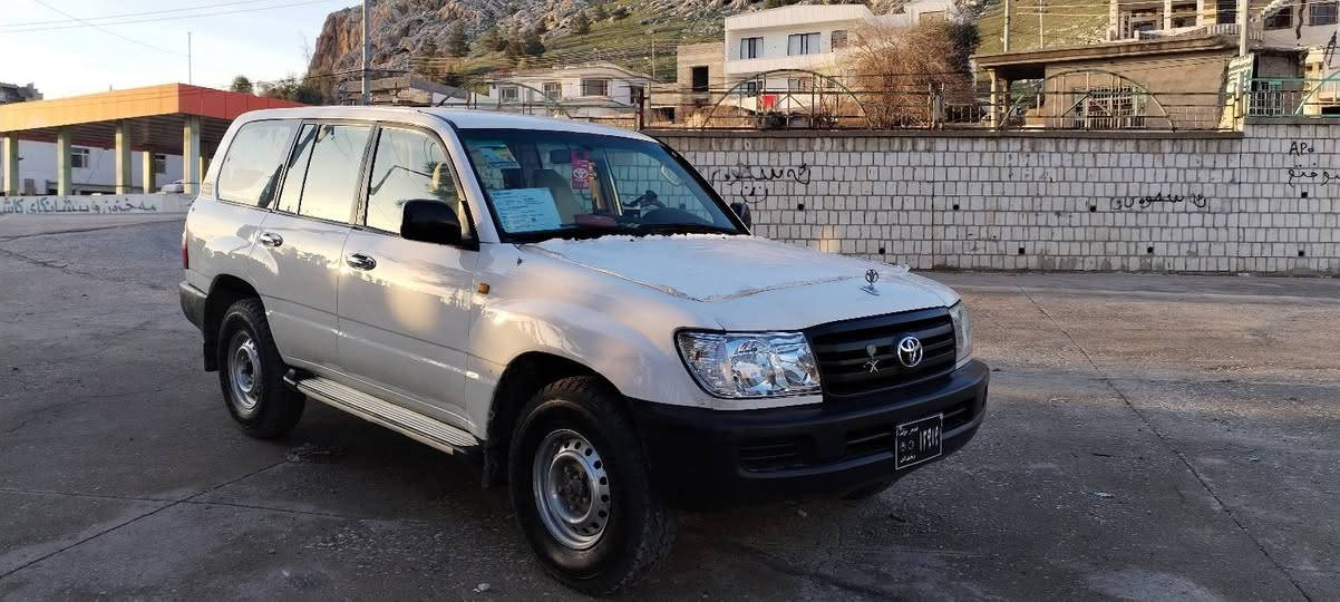 سەرەتابەناوی خوای گەورە مۆنیکا مۆدیل2005 فول عادیە  چوارتایەو ویلی لۆکە مانگی نابیت خراوەتەژێری  حیزام بۆیاخە  سەقفوشانی بۆیاخی نیە  دەعموولیدروای هیچ نیە چرکەی تیانیە دینار مەسروفی تیانیە سەیارەکە هی ماڵ خۆمە زۆر زۆر زۆر پاکە ماڵی دۆستە   ناوی لۆک لۆکە  هەمووگیانی ئیش دەکات سعری90گەلا کەمێک مەعامەلە  شوین :سەیدسادق ژم:***********
