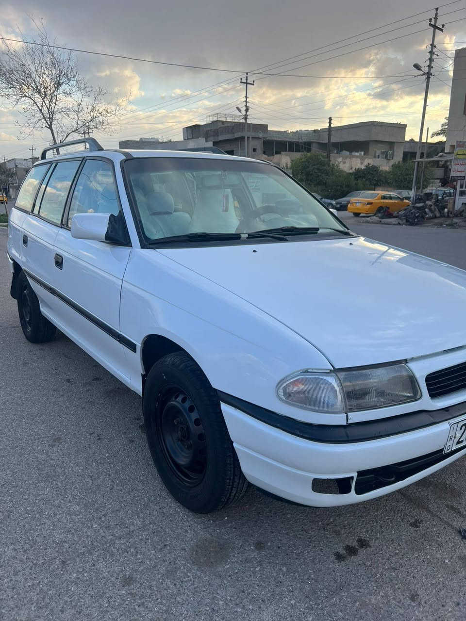 للبيع اوبل استرا موديل 1992 ابيض رقم كركوك انكليزي سنويه لل 2027 بطاقه بانزين بشرط التحويل والغرامات صبغ حزام سياره داخل خارج كلها جديد تخم تاير باتري جديد صدر امامي خلفي جديد كهربائيات كلها على وضع الشركه محرك 16 الكير عادي محرك كير بشرط تراي وين ما تريد سياره جاهزه مال بيت عنوان السياره في كركوك بيع سريع ومستعجل عل بيع السعر 39 وبيها مجال وشايف خير الي يأخذها 
***********
