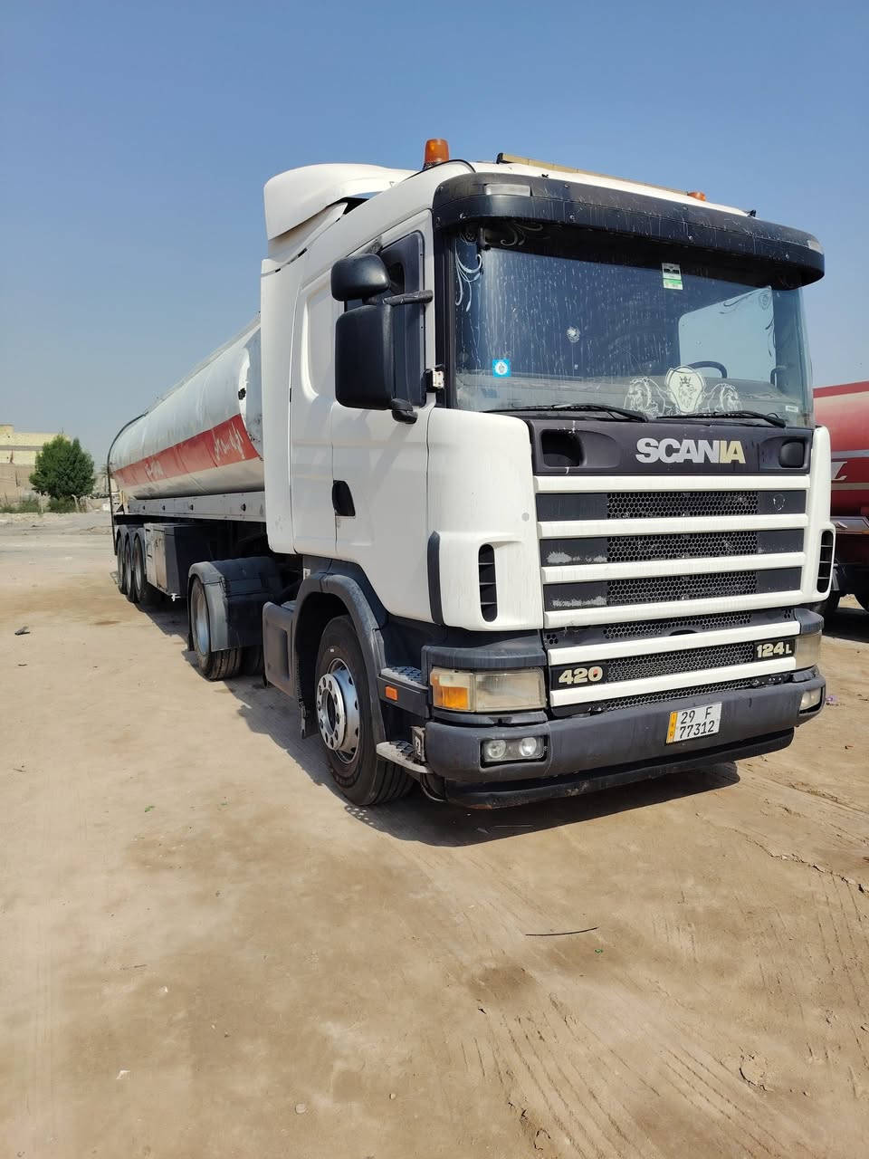 سلام عليكم سكانيه ٢٠٠٥ اصل كيركوبره مكينه حجم ٤٢٠ انجكشن خيط بخار رقم واسط بأسمي سنويه جديده تكيال حله سنتين بويلر ٣٦ طن يعني ٣٨ الف بوري ابو٨ قطعه وحده كاك ياباني تصريح أمني سنتين سياره جاهزه تخم تاير شغاله على كربلاء وبيهه سايق وموافقات السعر٢٥٠        *********** مكاني نجف
