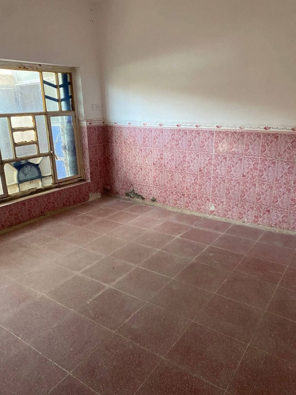 يا الله عرضنا لهذا اليوم مشتمل للايجار
طابق  ونص 

يحتوي على   2 ,غرفه نوم  ومطبخ وصاله وصحيات داخليه وخارجيه مطلوب عائله صغيره

الموقع

 حي الامام /قريب المستوصف 

سعر  الايجار 300 قفل 

للاستفسار الاتصال ☎️*********** عقارات اضواءعقارات اضواء المدينة د حسين ))
