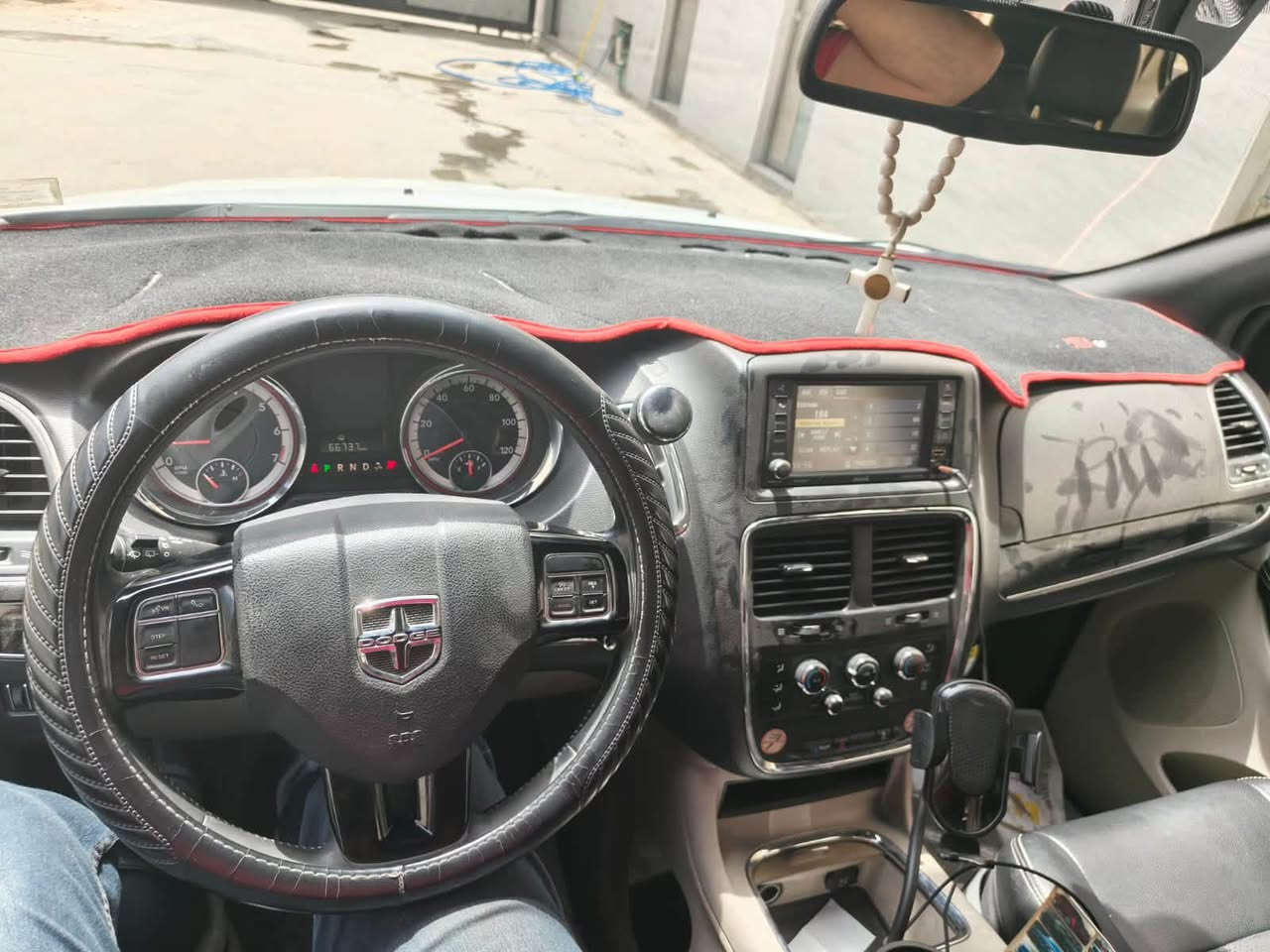 � للبيع – دودج جراند كارافان SXT موديل 2019
▫️ الموديل: 2019
▫️ الفئة: Grand Caravan SXT
▫️ المحرك: 3.6 V6
▫️ القير: أوتوماتيك
▫️ اللون: أبيض
▫️ الوارد: أمريكي
▫️ الممشى: 67 ألف ميل

السيارة بحالة جيدة جداً، استخدام شخصي، والمحرك والقير والشاصي بحالة ممتازة.

تم إصلاح ضربة أمامية في أمريكا، وتم تبديل:

* البنيد
* الجاملغات
* الدعامية

السيارة حالياً جاهزة للاستخدام ولا تحتاج أي مصروف.

💰 السعر المطلوب: 16,500 دولار وقابل للتفاوض بالمعقول بعد المعاينة.

📍 الموقع: بغداد – السعدون

📞 للاستفسار: ***********
