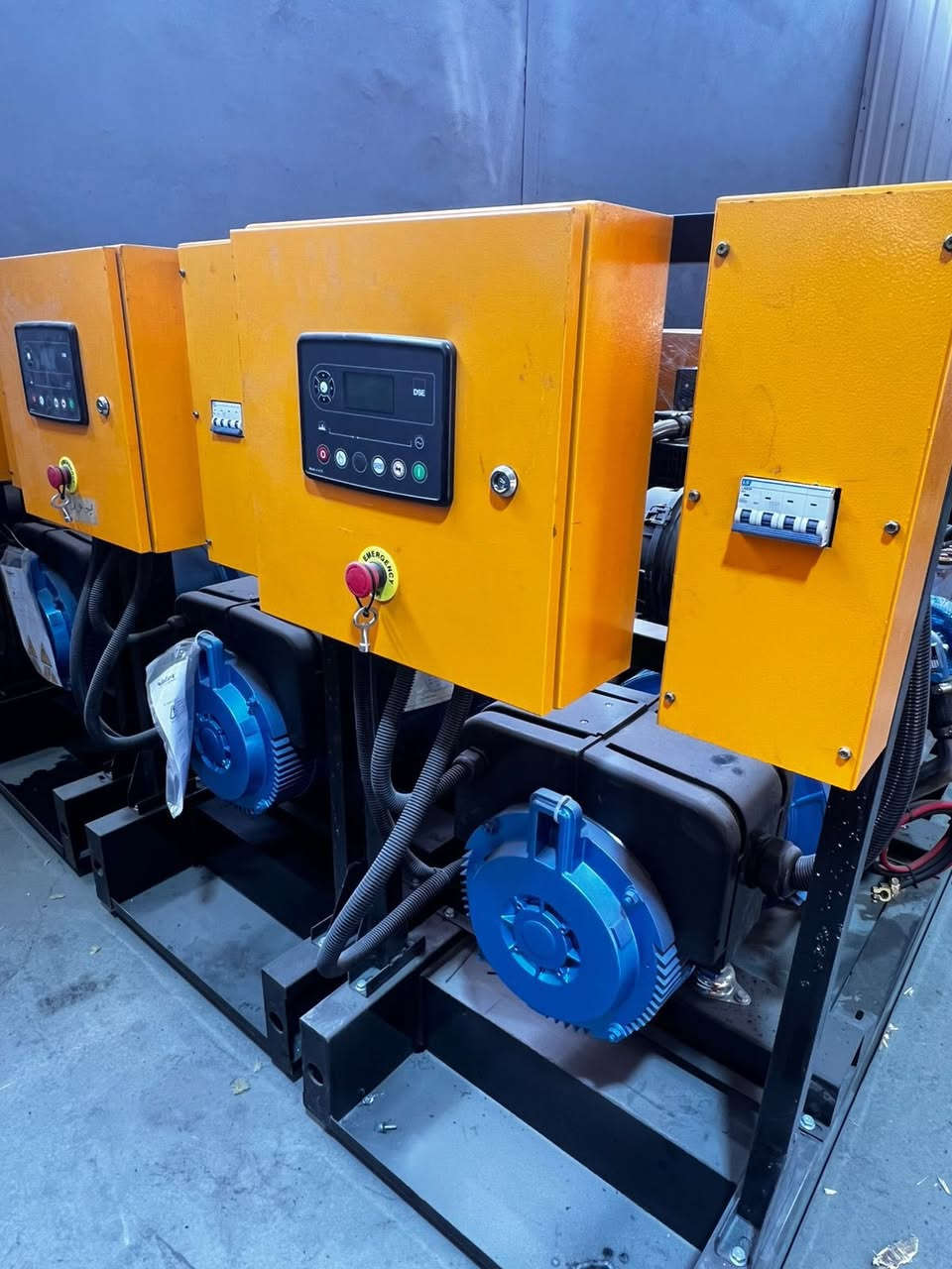 توفرت مولدات بادون فرنسي اصلي
محرك نوع بادون فرنسي اصلي 
توليد لوري سومير فرنسي اصلي  نحاس ٪100
نظام تشغيل واطفاء 
كاتم سوبر سايلنت 
ضمان حقيقي سنتين او الفين ساعه عمل 
توصيل داخل بغداد مجاني 

الاحجام المتوفره بالكيفي 
20&30&45&60&80&100&150&200&250&300&350&400&500&650&1000  

العنوان الكراده شارع 62
مقابل مطعم توست او بيت حلب 
***********
اكتب الحجم يجيك السعر  

متوفر توصيل لكل المحافظات
