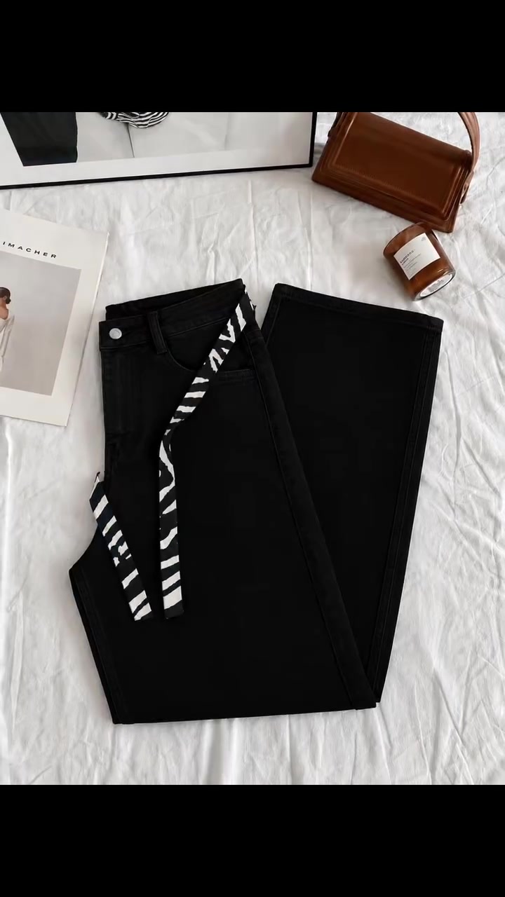 بنطلون بَكي ترند 2026 😍❤️

ستايل عصري بقصّة Baggy الواسعة المريحة، يمنحك إطلالة كاجوال أنيقة ومواكبة للموضة. 👖

✔️ قماش جينز تركي 🇹🇷🇹🇷 عالي الجودة، ناعم ومريح باللبس اليومي.
✔️ قصّة واسعة حديثة تعطي حرية بالحركة 💕
✔️ خصر مريح مع حزام قماش بدزاين أنيق يضيف لمسة عصرية.
✔️ سهل التنسيق مع القمصان، التيشيرتات والسبورتات 

القياسات / 38 / 40 / 42 / 44 / 46 / 48 / 
السعر 
🚘 يوجد خدمة توصيل لجميع محافظات العراق ٤ الاف 🚘#كليه_الاسراء #كليه  #كليه_القانون  #كليه_الطب  #كليه_الاداره_والاقتصاد  #كليه_الرشيد_الجامعه  #كليه_السلام  #كليه_المامون_الجامعه  #كليه_الصيدله  #كليه_الاداب  #كليه_طب  #كليه_دجله  #كليه_الشرطه  #كليه_التربيه  #كليه_الهندسه  #كليه_دجله_الجامعه_الاهليه  #كليه_البريمي_الجامعيه  #كليه_الفنون_الجميله  #كليه_العلوم_السياسيه  #كليه_الاعلام_كليه_الاداب_تربيه_بنات_تربيه  #كليه_القانون_جامعه_البصره #كليه_عسكريه_مصنع_الابطال  #كليه_دجله_الجامعه #كليه_العلوم  #كليه_الحقوق #كليه_النسور_الجامعه  #كليه_شط_العرب_الجامعه #كليه_الفارابي_الجامعه  #كليه_المجتمع #كليه_المجتمع  #كليه_التقنيه #كليه_المأمون_الجامعه #معهد  #معهد_الادارة_الرصافة #كليه_الاداره_والاقتصاد_جامعه_بغداد #كليه_الاسراء_الجامعه  #كليه_الفنون_التطبيقيه  #كليه_التربيه_الاساسيه  #كليه_العسكريه


**إذا كنت صاحب هذا الإعلان وتريد حذفه لأي سبب، رجاءا أرسل رسالة إلى الدعم الفني**