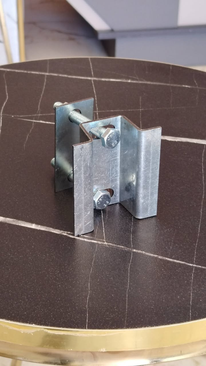 السلام عليكم 
يتوفر لدينا انواع مختلفة من كلامبات تثبيت الالواح 
لطلب النوع و الكمية المراسلة على واتساب
#مكتب_البعاج 
***********
***********
يوجد توصيل لكل محافظات العراق
