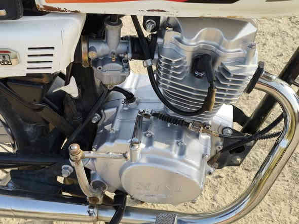 السلام عليكم
دراجه نامة 21 اوراق 
كلشي مامفتوح بيها 

السعر 700 قفل
مكاني سوق الشيوخ كرمة بني سعيد
رقمي واتساب ***********
