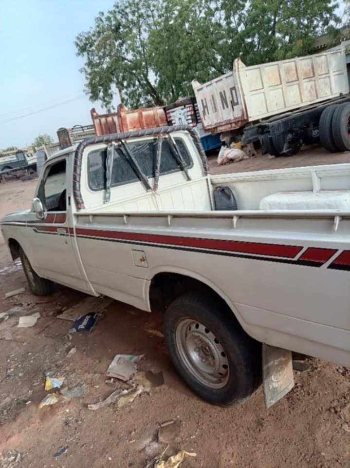 🚛 الامير للتسويق السيارات 🚗
🔸 بوكس موديل 76 
🔸 الترخيص: جديد 
🔸 الأوراق: نظيفة
🔸 الحالة: خالي من الملاحظات
💸 السعر: 35
📍 مكان المعاينة: الأبيض
💰 العمولة: 400 تدفع من المشتري
للتواصل واتساب ومكالمات0908941170


**إذا كنت صاحب هذا الإعلان وتريد حذفه لأي سبب، رجاءا أرسل رسالة إلى الدعم الفني**