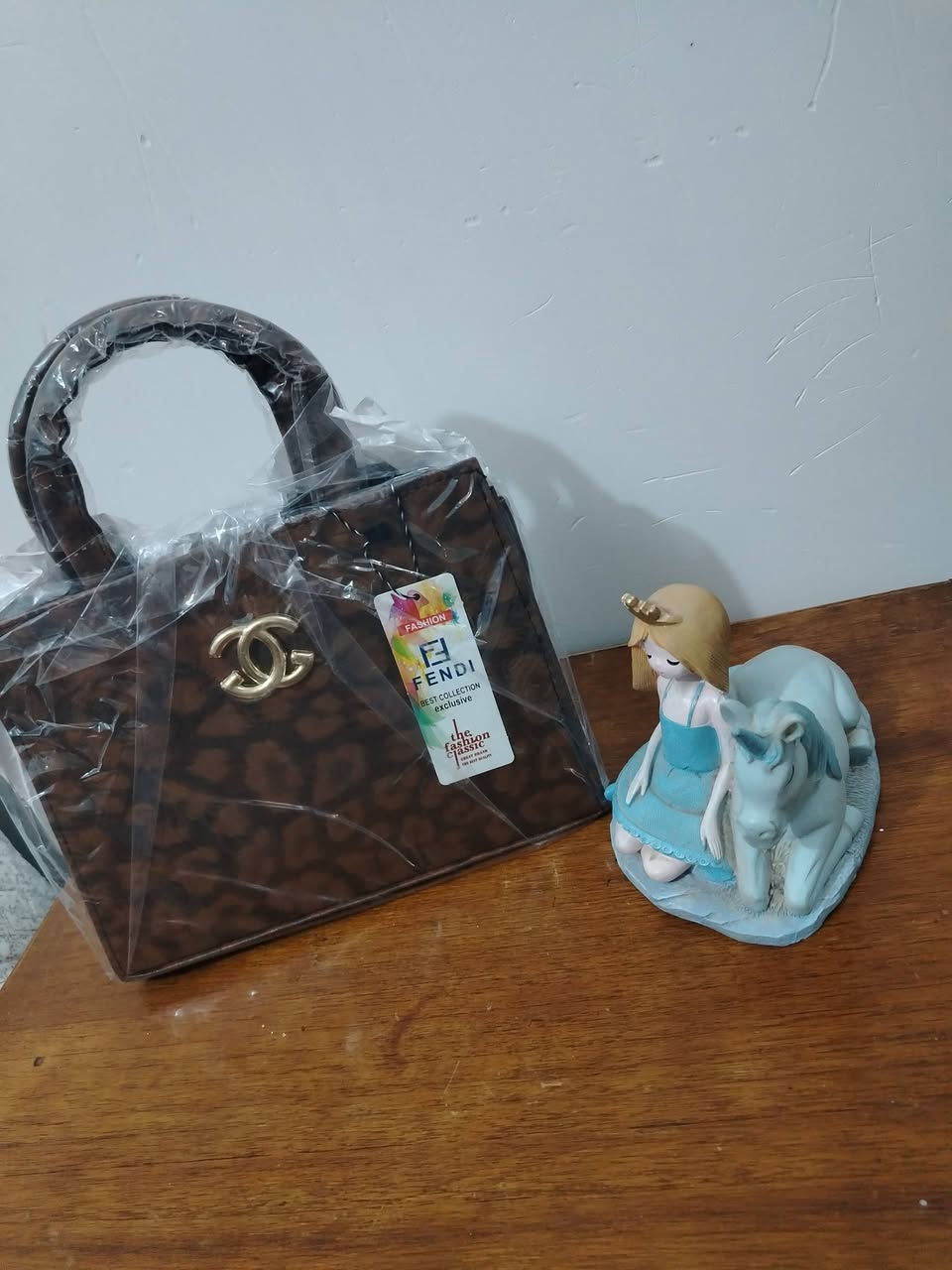 جنط نسائية سعر القطعه 6000
متوفر خدمة توصيل لكافة مناطق الرمادي 🛵🚕
للاستفسار ***********
