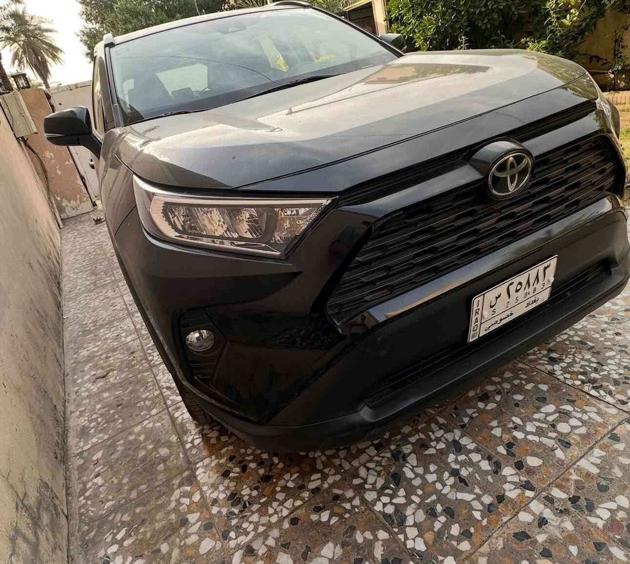 Toyota Rav4. 2021 xle
راف فور موديل 2021 فئه xle فول بانزين 

محرك 2500 وارد امريكي 

ماشيه 18 الف ميل فقط

رقم بغداد بسمي تحويل ثاني يوم 

حاادثها قبغ جنطه مبدل بلادي وجاملغ الخلفي مصبوغ يعني قطعة وحده صبغ فقط بدون ايربالك

صور الحادث داخل المنشور

مواصفاتها:

٣ وضعيات قياده Normal, Eco, Sport  

 لايتات ليد + اشاير. بلمري تدفئه سترين

رادارات جانبيه ( نقطه عمياء ) رادار امامي (تحديد مسار )

اوتو هولد اوتو ستوب دخول ذكي فتحه سقف سلايد

كامره خلفيه بصمة تشغيل +بصمة ابواب باب الصندوك كهرباء كشنات كهرباء تبريد قطعتين هاند بريك بصمه

مكانها بغداد شارع فلسطين السعر 225 وبيها مجال رقم الهاتف ***********
