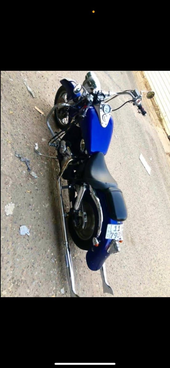 شادو 400  مرقم رقم انكليزي 
كفالة كير ومكينة 
بيها نقوصيات بسيطة وخفيفة 
السعر 20 ورقة مكاني بغداد يم بوب الشام 
رقم تليفوني ***********
