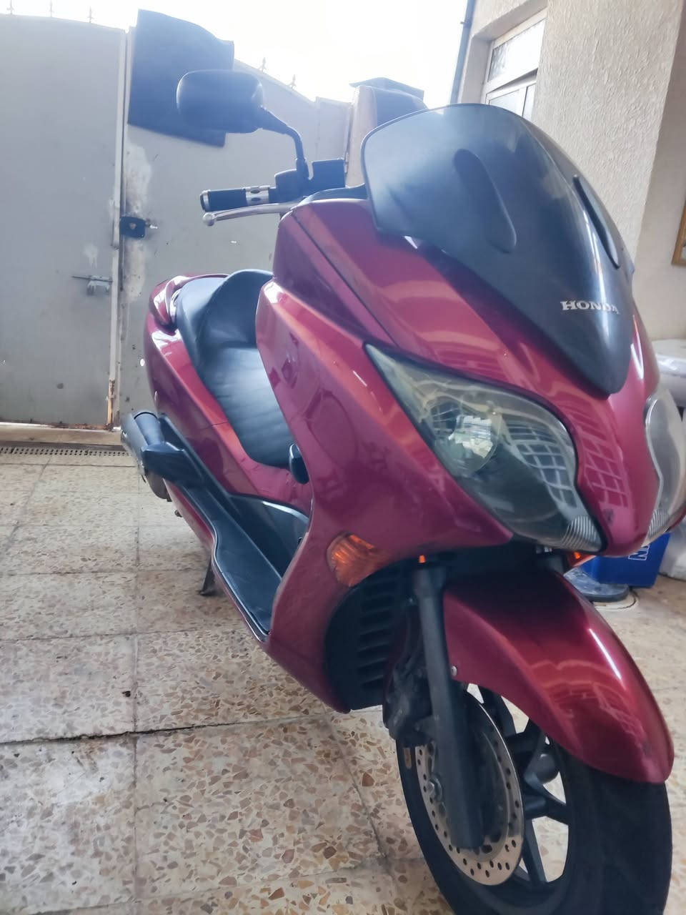 سلام عليكم فورزه 010 مكفوله مكينه و كلجات و كهرباء تخم تاير سعرهه 1250 مليون و ربع مكاني بغداد ***********
