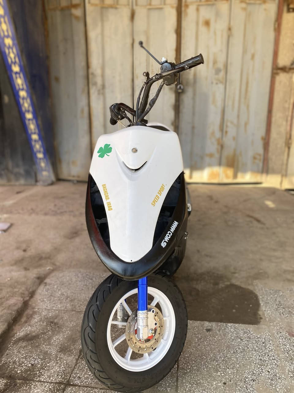 سلام عليكم شباب دراجه ماكس مال لعب بس مكينه بلاديه جديده الدراجه بمعنه الكلمه          / لي يحب يطب خاص او يتصل عله هاذه الرقم مكاني بغداد  المحموديه***********
