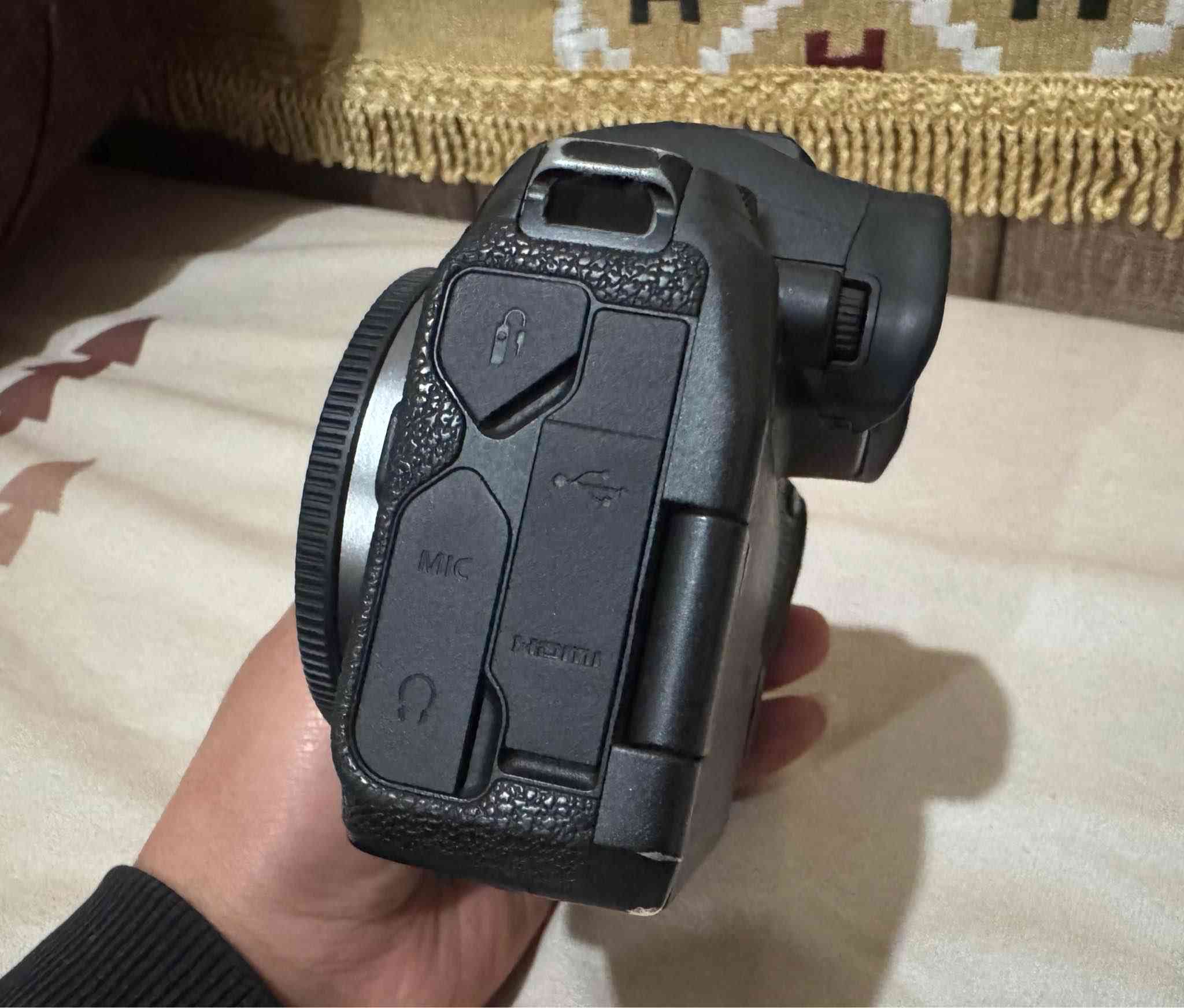 Canon R 
السعر 🔥


**إذا كنت صاحب هذا الإعلان وتريد حذفه لأي سبب، رجاءا أرسل رسالة إلى الدعم الفني**