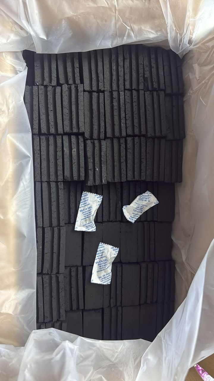 السراج لتجارة الفحم الطبيعي الاندنوسي
فحم اندنوسي طبيعي من قشور جوز الهند ١٠٠٪؜
خالي من الرائحة والغاز
مدة احتراق طويلة 
رماد قليل 
***********
