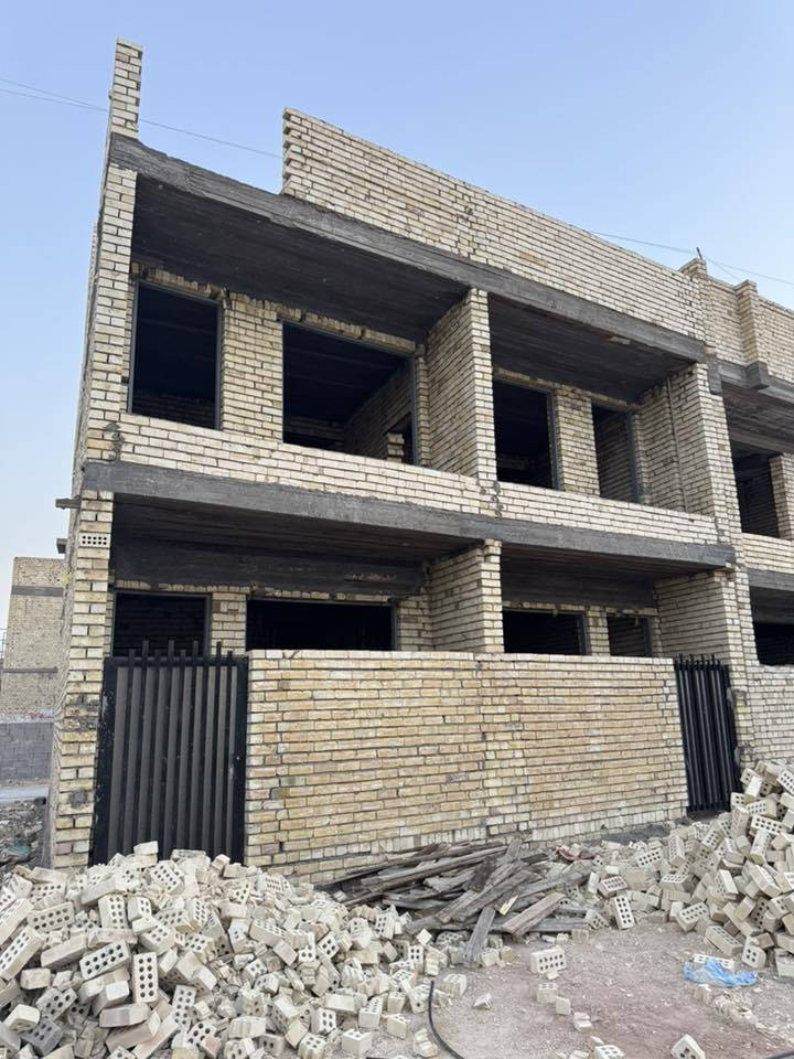 هيكل ٥٠ متر طابقين 
زراعي كفاءات السسدية فرع مرتب وهادئ خلف الكلية 

الطابق الارضي استقبال ومطبخ وصحيات ومنور 

الطابق الاول غرفتين نون 

الطابق الثاني سظح وبيتونه 

موقع مميز على شارعين 

السعر مناسب

غير متواجد على الفيس 

للاستفسار اتصل وتدلل 

***********

***********
