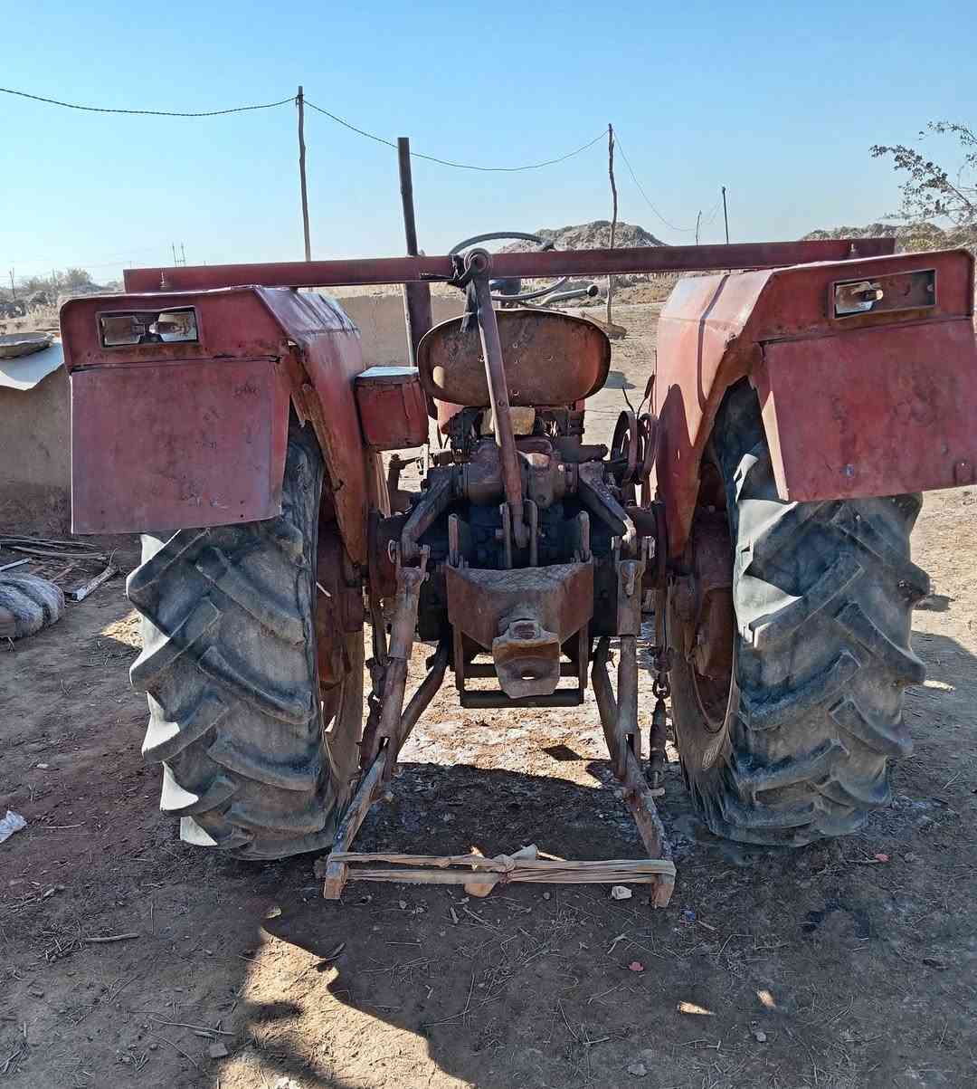 السلام عليكم 
مكينه عنتر للبيع مع عربانه وخرماشه تخم تاير باور جاهزه شد واكرب السعر 4ملايين ونص بيها مجال بسيط المكان ميسان ناحية سيد احمد الرفاعي للتواصل فقط على الرقم ***********
