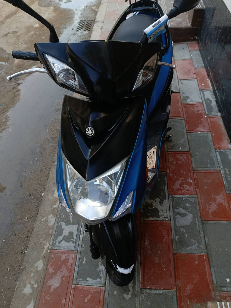 سلام عليكم 
دراجة سكنس لد للبيع فقط بدون مراوس. 

الدراجه الله شاهد نضيفه وحيل حلوه وبعد احلى من تجي تشوفها. 
الدراجه كله بانزين محسن ودهن أمزويل. 

الدراجة كُلها بلادي ومابيها اي نقص، الدراجه تخبل بيها شلعه ومعدل تشك الكاع. 

كلجات بلادية و دبلات بلادية والكفرات بلاديه. 

كلشي بيها شغال تاخذها ماتصرف عليها ربع دينار. 

العنوان بغداد الحرية. 

سعرها:  مليون و550 وبيها مجال بسيط

الميعرف بيهن لحد يكسر بيها ♥️

للأستفسار اكثر:  ***********
