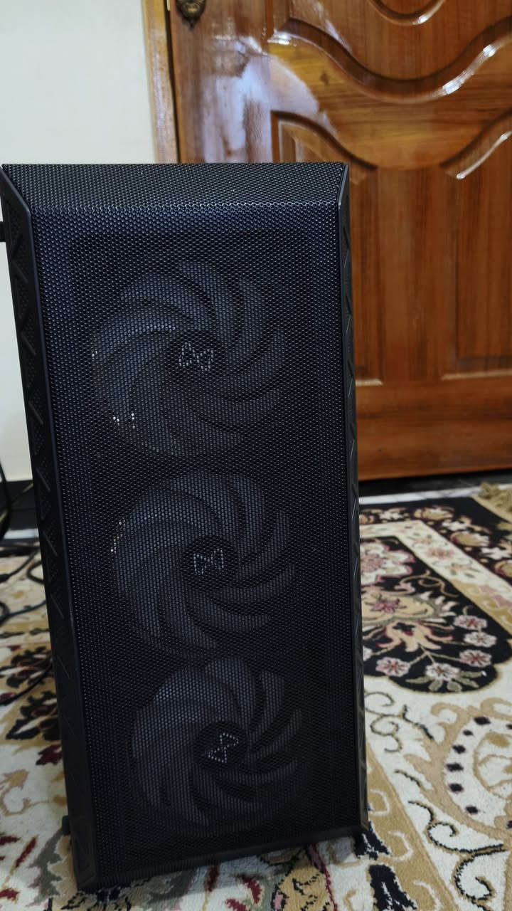 🔥 PC Gaming قوي للبيع – أداء عالي وسعر مناسب 🔥
إذا تدور على جهاز يشغّل أحدث الألعاب على إعدادات عالية وبسلاسة، هذا الخيار المثالي لك 👌

المواصفات:

🎮 كرت الشاشة: RTX 3070 Ti 8GB
• الحرارة على دقة 2K تقريبًا 78° (ممتازة وطبيعية)

⚙️ المعالج: Intel Core i5-12400F

🧠 اللوحة الأم: B660M

🚀 الرام: 16GB (2×8GB)

💾 التخزين:

SSD 512GB

HDD 1TB

🔌 مزود الطاقة: 600W

الحالة: نظيف جدًا، استخدام شخصي
الأداء: يشغّل ألعاب AAA على High / Ultra بدون مشاكل

💰 السعر: 1,300,000 دينار
📍 المكان: ذي قار – المركز
***********
📞 الجاد فقط، قابل للفحص
🚫 لا أقبل المراسلين غير الجادين
