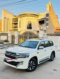 للبيع لاندكروز 2009 محدث داخل وخارج 2021 رقم بغداد بسمي هزه وفحص جديده...