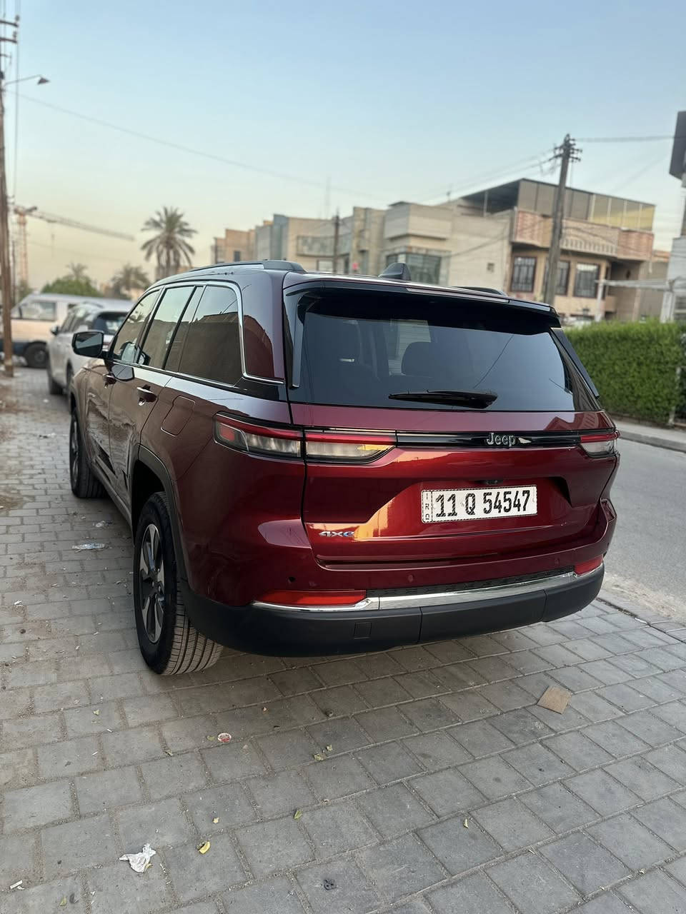 للبيع جيب كراند شيروكي لمتد هايبرد بلك ان 5 راكب
وارد امريكي فول مواصفات 

السياره حادثها جداً  بسيط طخه في الدعاميه و البنيد بدون ايرباك جميع الايرباكات سليمه 

‏ Grand Cherokee limited 4Xe 2023 2.0L 

رقم بغداد بسمي تحويل ثاني يوم 

ماشية ٣٨  الف ميل 

🟫 حجم المحرك ٢٠٠٠ تيربو جارج ٣٧٥ حصان مع محرك الكهرباء  

نظام الشحن : الشحنة الوحدة تمشيك ٤٥ كيلو بدون بانزين نهائيا يعني بالداخل متحتاج بانزين بس اشحن كهرباء  

داخل السياره لون اسود جلد 

🔴محرك تيربو + هايبرد + بلك ان  3 انظمة السائق يختار 

🔴 حساسات خلفية

🔴 ‏‎حساسات جانبيه بالمري

🔴 خمسة راكب 

🔴 رادار 360 درجة

🔴  تحديد مسار   

🔴  تبريد قطعتين

🔴 ثلاث انضمة قيادة 

🔴 بانوراما 

🔴 دفع رباعي. 

🔴 كير ماوس مع وضعيات القياده المختلفه للجبال والطرق الوعره والرمال والطين

🔴 شفتات ستيرن 

🔴 هاند بريك بصمه 

🔴مقود جلد + تدفئة 

مواصفات 

1️⃣ لايتات لد 

2️⃣ هيترات في الكشن 

3️⃣ شاشات عدد 3 شاشة  الحجم الكبير للراكب منفصلة 

4️⃣ كراسي خزن ميموري  

5️⃣ سستم صوت ALPINEو دمام خلفي بلادي 

6️⃣ تشغيل عن بعد

7️⃣ نظام محاكاة العجلة الذكي 

8️⃣ نظام ملاحة 

9️⃣ نظام قيادة ذاتية بريك امامي خلفي اوتو (توقف ذاتي
 
🔟شاشه امام الراكب

السعر 33500$ وبيها مجال  

مكاني بغداد حي الجامعه او المنصور

رقم الهاتف ***********
