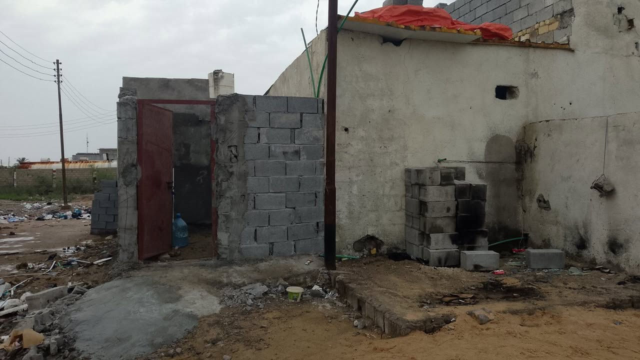 السلام عليكم بيت للييع مكانه ب ابو الخصيب حمدان انه دلال نوع عقار البيت سند 25 ويتعهد البايع بكافه الرسميات البيت مساحته80 السعر 17مليون عراقي صاحب البيت مستعجل ع البيعه مالته بي مجال قليل يحتوي البيت ع غرفتين صاله ومطبخ ودوانيه بعدها ماكامله وصحيات داخليه وخارجيه البيت الجوا كله كامل ماعدا الدوانيه بيها شغل للتواصل واتس اب شريحه ع الرقم ***********
