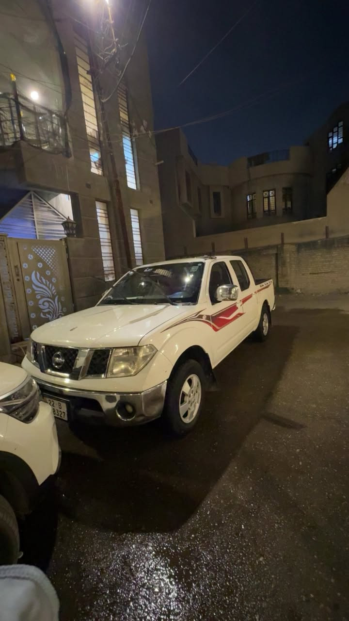 سلام عليكم
نيفارا للبيع 
موديل 2011
ماشيه 300 الف 
كير محرك نضيفات 
السياره كير عادي 
الصدر مالتها نص عمر 
السعر : راسلني واتساب ونتفق عل سعر 
***********
