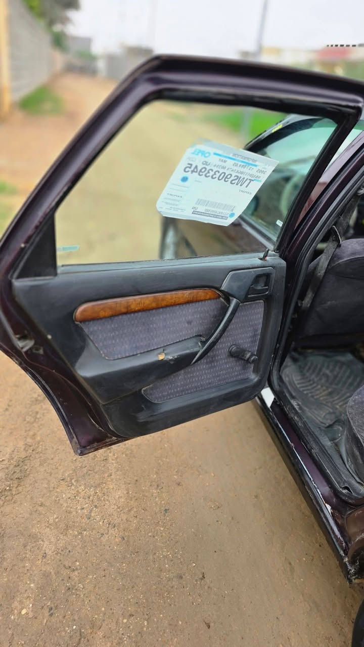 للبيع اوبل فكترا موديل 93 محرك 2000 بلادي سنويه عظم عاج صبغ عام جماليه فقط مكفوله من ضربه وكص كهربائيات كلها شغاله شرطه تحويل السعر36 ابيها مجال العنوان الرمادي  ***********
