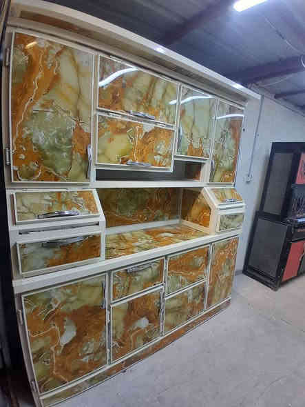 متاح كاونتر تركي تفصال مستعمل قليل الاضافه 99
2قطع ارضيه وتعليك 
القياس 2متر 
العنوان بصرة حيانيه اول الاين شارع القائد الاستفسار ***********
