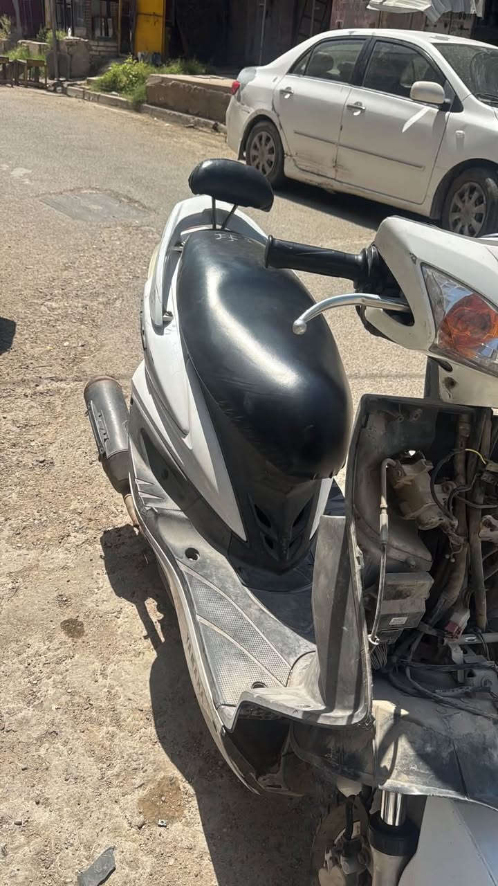 سكنس للبيع ياباني  قبق نفخ استان حساس دراجة كفاله عامة كهربائيات شغاله عليه ادامة كامله مسويله البجم موجود بس يراد تسوي فايبر كلاس ولايت مكسور مكينه جيب فيتر وتعال افحص السعر 580 وبيه مجال العنوان بغداد الشعب 
***********

