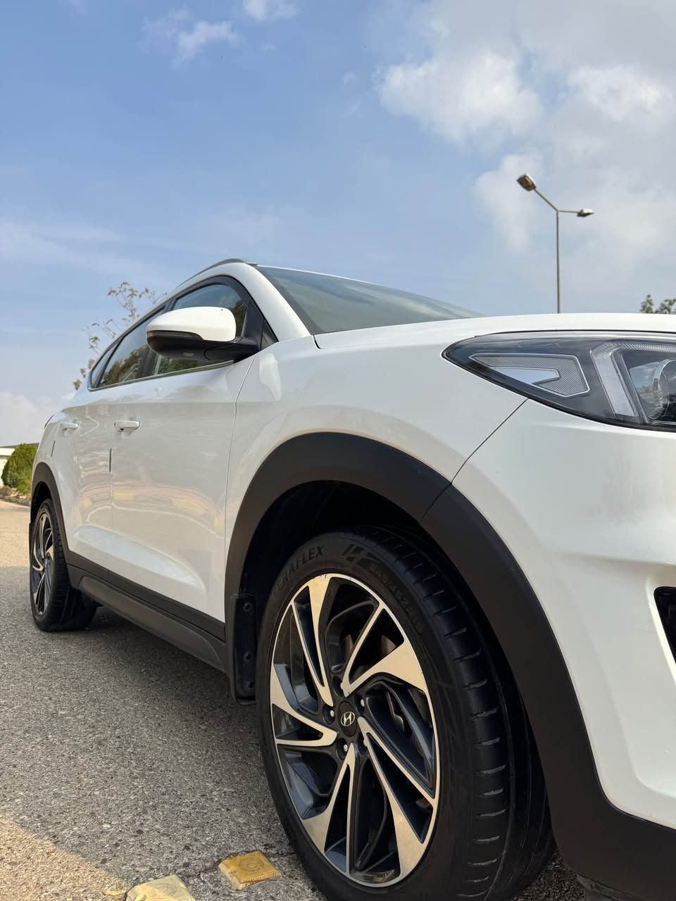 هيونداي توكسون  موديل ٢٠٢٠ خليجي 
سةيارة زور خاوين يةك خاوةن 
شريكة هةولير 
رقم و سةنةوية نوئ
بي سبوخ و بي شوخت و بي ساردي 
١٤٠كم رويشتوة 
دوو بةسمة 
كوشن كارةباي 
لايت زينون 
ئاوينة شةفت 
نرخي ٢١٢ وةرقة 
شوين هةولير 
Hyundai Tucson 
رقم موبايل 
*********** أربيل, العراق
