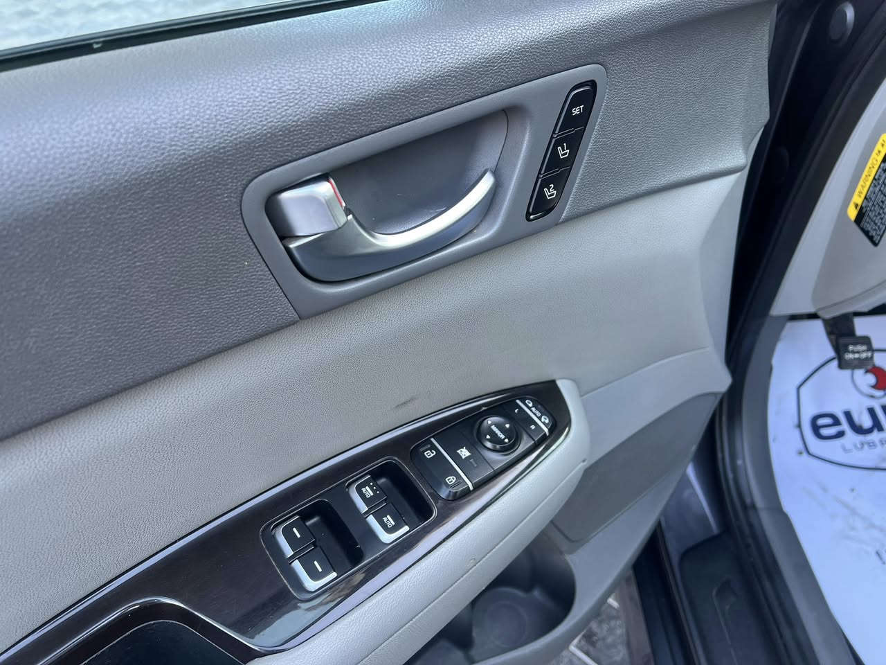 اوبتما 2017 مواصفات فوول عدا البانوراما كشنات جلد خزن كشنات تدفئة بالكشن تدفئة ستيرن بصمة بك لايت لد لايت امامي لد مري قلابة وية البك شاشة كبيرة رقم اربيل الجديد تحويل مباشر السعر 132 $ السيارة وارد امريكي ضرر بنيد فقط وبيها سونار مكاني بغداد المنصور او مجمع الود السكني ***********
