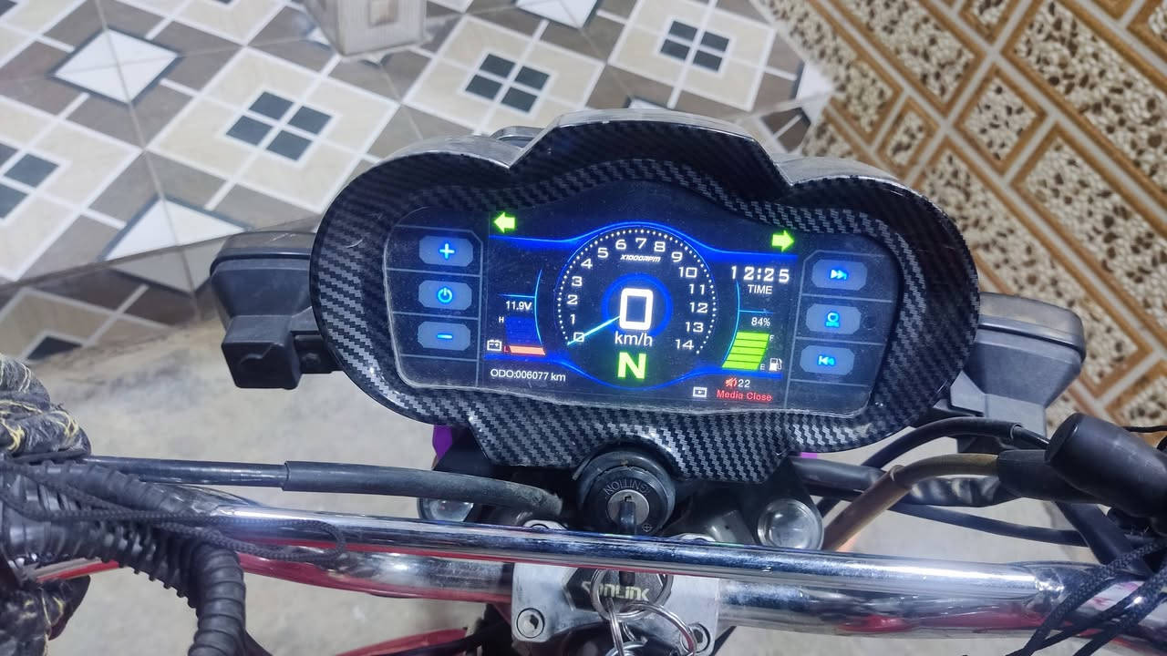 سلام عليكم سونك سيفان موديل 2024الدراجه شبه زيرو ماشيه 6000 الدراجه خير من الله لا تبخير ولا تنقيص سعر الدراجه 800 وبيها مجال الرقم ***********
