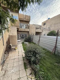 #للايجار____في_____السيدية دار مساحه 100 متر   يحتوي على غرفة وصاله وم...