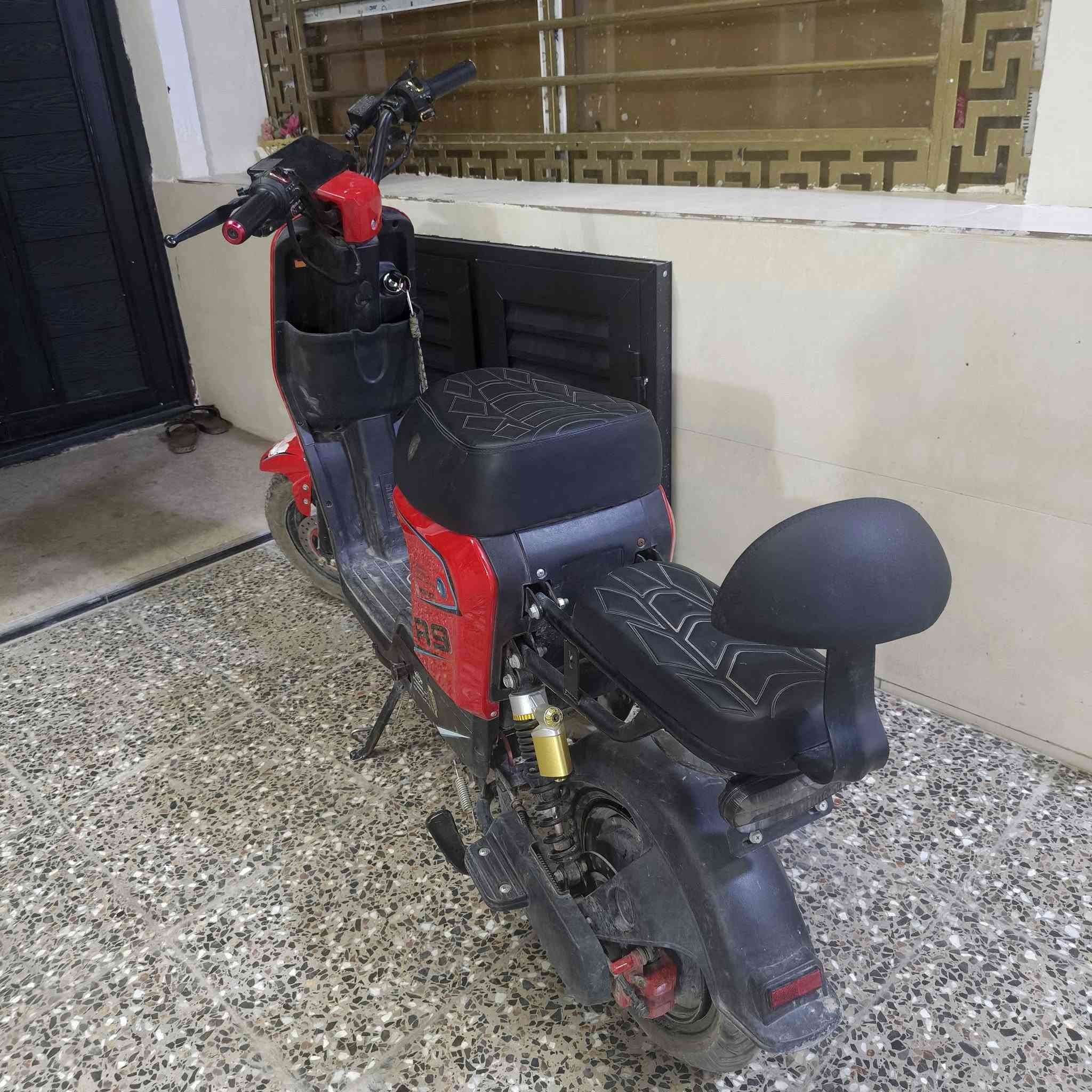 دراجه شحن R9
بطاريان عطلانه
نظام  R رجوع
شاحنه اصليه
تشغيل سويج وكارت
السعر 250   وبيها مجال
رقم الهاتف||***********
