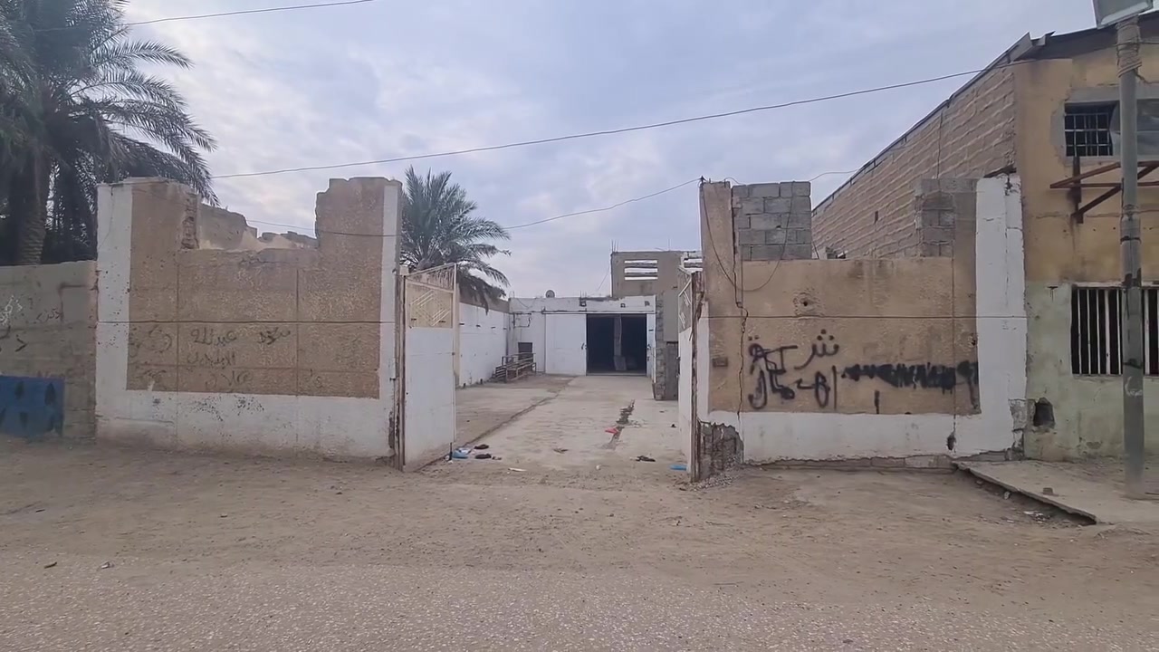 السلام عليكم 
معمل للبيع او ايجار قاعة كاملة ويحتوي على بيت للحارس المساحة الكلية 900م وجه 15م النزال الكلي 60م القاعة وجه 15 نزال 30م 
في منطقة الحصوة المنطقة الصناعية طابو صناعي تحويل مباشر

يبعد عن سريع الدورة الجديد 30دقيقة

الاتصال على 📱 
***********/***********/***********☎️
