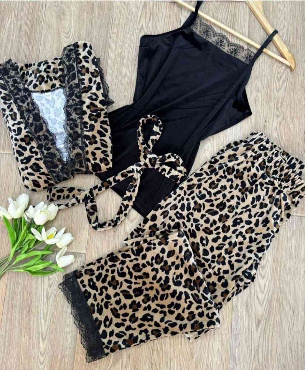 🌸 كوني دومآ متألقه 🌸

أجمل الموديلات الشتائية 🙂❄️

توفر تراك ب4 قطع جلد النمر 🐅 🌟

تراك جلد النمر ! بجامة + روب + ستراب + حزام ✅
خامة قديفة ناعم فوول ليكرااا يجنن باللبس عالفحص 😍
القياسات .L.XL.XXL. 
ملاحظة : المودل لابسة أزغر قياس L ✔️
🚘 يوجد خدمة توصيل لجميع محافظات العراق


**إذا كنت صاحب هذا الإعلان وتريد حذفه لأي سبب، رجاءا أرسل رسالة إلى الدعم الفني**