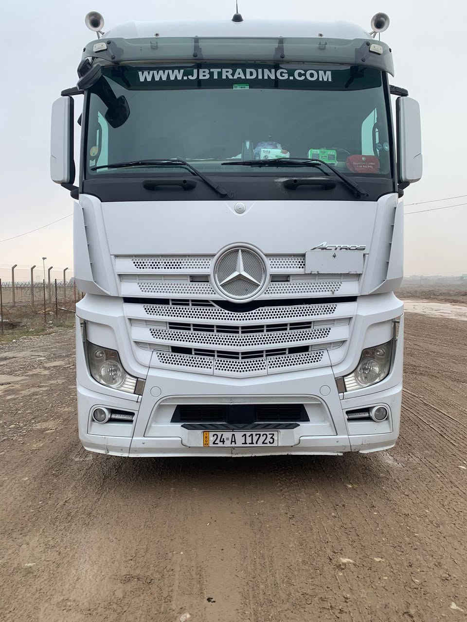 سلام عليكم ورحمة الله وبركاته 
اكتروس وحش 2013 ماشي 800 صهريج موديل 2018 تخم تايرات رأس وصهريج. الصهريج زوجين نص عمر ريتايدر ثلاجة تدفئة و تبريد كلو شغال  لد نهاري سيارة جاهزة للشغل السعر 450 بي مجال قليل ***********
