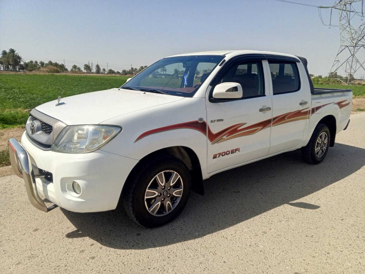 تويوتا هايلوكس 2011 كويتي رقم بغداد الجديد
كفاله  من ضربة وصبغ وتبديل  
سلفون الشركه بعدة عل قمارة والبنيد 
كير اوتماتيك 
يدات وشباك مذهبات 
تخم تاير + صدر امامي وخلفي كله جديد 
السيارة مال جناي 
السعر 190 وبيها مجال 
مكاني بغداد التاجي 
***********
