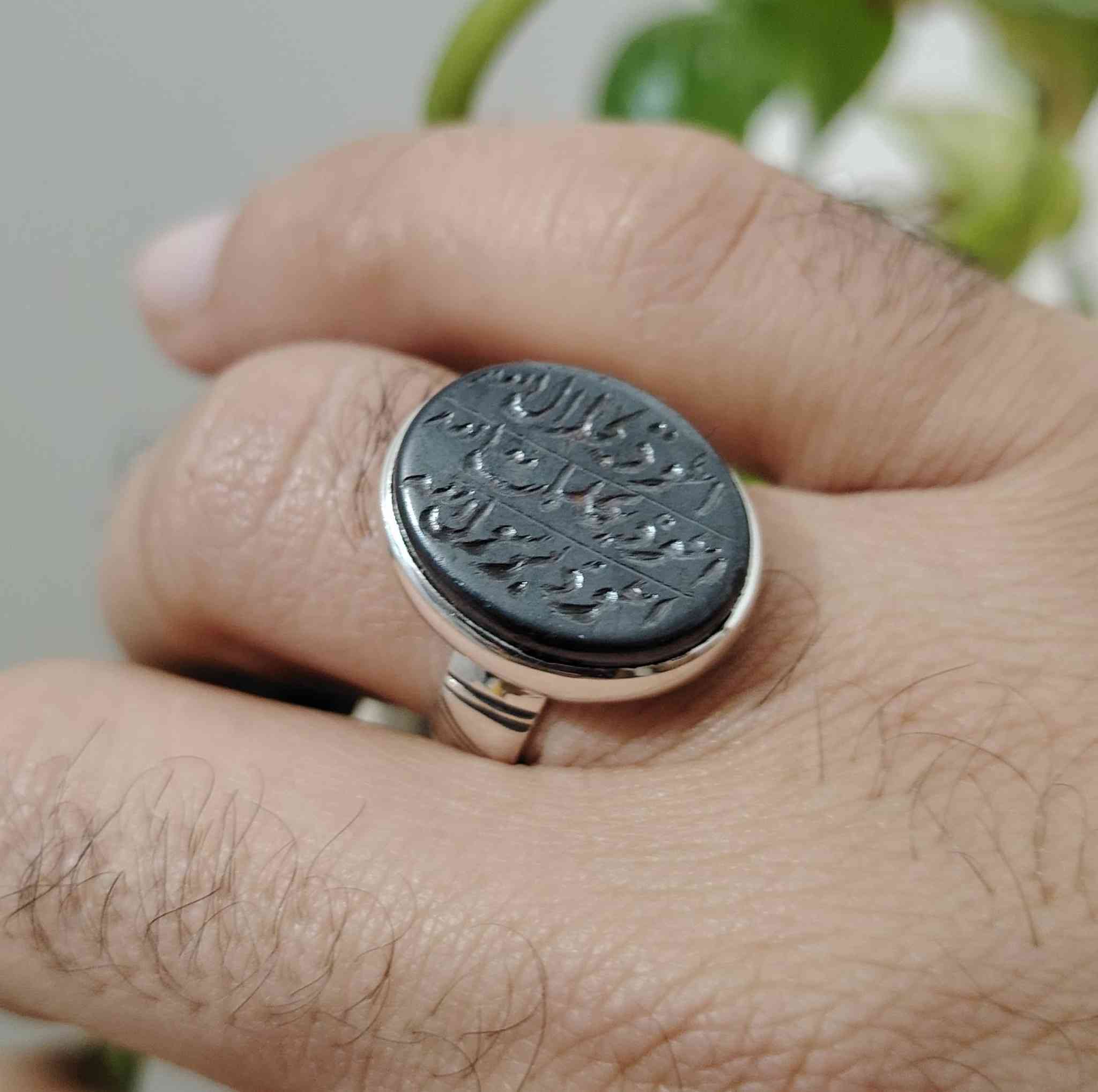 خاتم من الحديد الصيني الاصلي
نقش عليه الجلالات السبعه من وجه الحجر وظهره ودائره
نقش يدوي ٢٧ رجب الاصب
يوجد توصيل إلى جميع المحافظات
التواصل ع الخاص او ع الواتساب ***********
