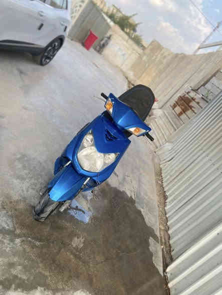 السلام عليكم دراجه سكنس فحل نوزل دراجه نضيفه وشرط عل فحص تجي وجيب وياك عشر فيتريه وتفحص امنزلها من الرمبه قبل شهر تقريبن دراجه نضيفه امانت الله مكاني بغداد 
رقم تلفوني *********** يوجد واتساب
