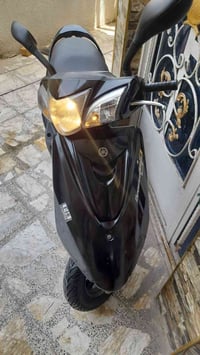 عندي بريز بغبغاء نزلتهة رمبة رايد مراوس ب pcx جيل اول او جيل رابع كوري...